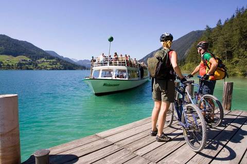 Bici e battello sul lago di Weissensee(©MANDL).jpg
