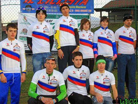 I campioni regionali Piemontesi di ciclocross.jpg