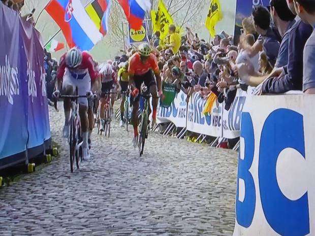 Alberto Bettiol vincitore del Giro delle Fiandre (10)