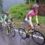 Alberto Contador sempre maglia rosa  anche all'Aprica (foto Cyclingnews)