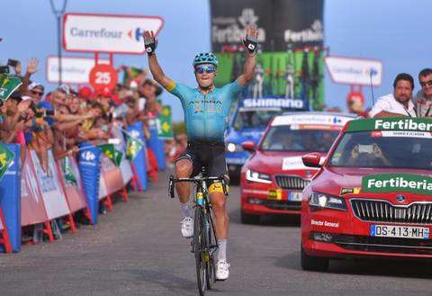 Alexey Lutsenko vincitore quinta tappa Vuelta Spagna (foto cyclingnews)