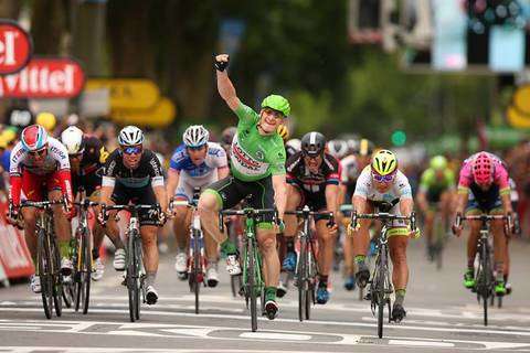 Andrè Greipel vincitore ad Amiens-Tour de France (foto cyclingnews)
