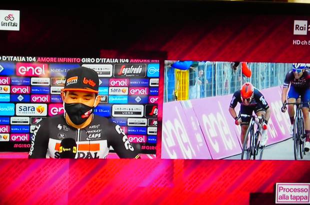 Caleb Ewan vince tappa 7 al Giro d'Italia (2)