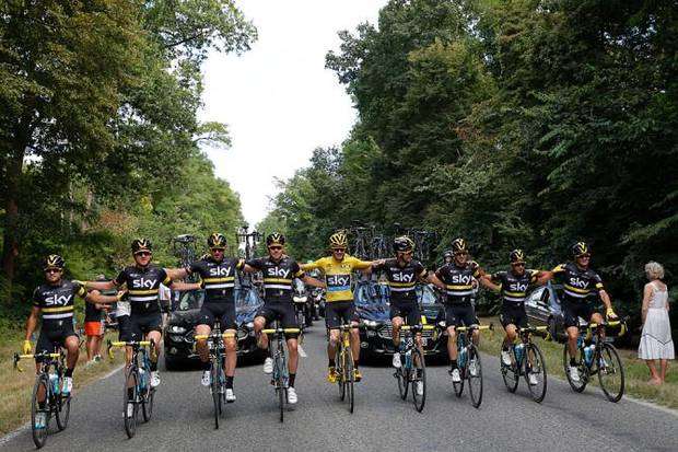 Chris Froome e la Sky vincono il terzo Tour de France (foto cyclingnews)
