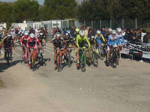 Ciclocross Ancona partenza gara open (foto Vivian Ghianni)