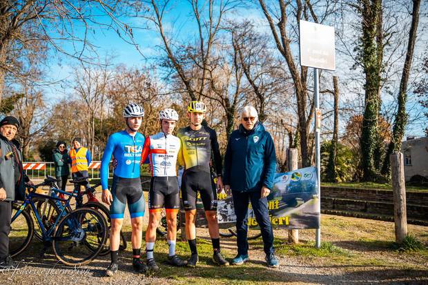 Ciclocross di Santo Stefano  podio open uomini con il ct Amadori  (foto Gherardi)