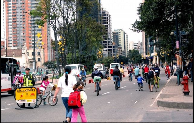 Ciclovia Bogota (foto zvi leve flickr)