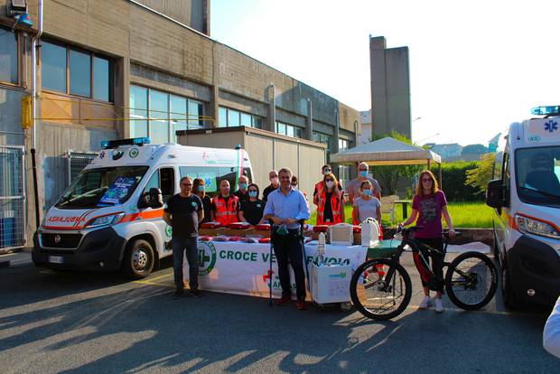 Consegna ebike  THOK Capirex per la Croce Verde di Rivoli e Rosta (foto VitaminaC)