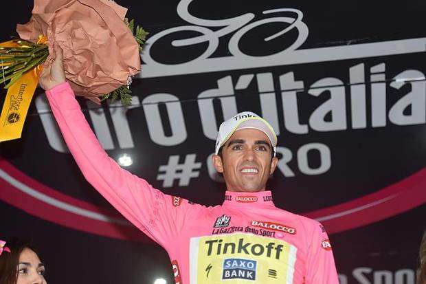 Contador nuova maglia rosa (foto cyclingnews)