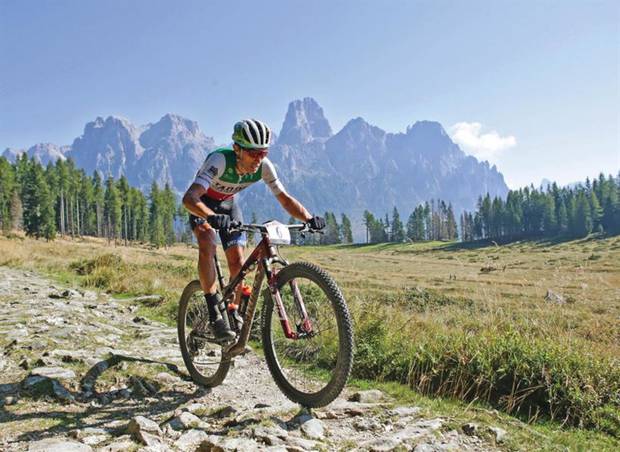 Diego Rosa vince la Mythos Primiero Dolomiti (foto Federciclismo)