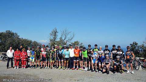 Elba bike tour foto di gruppo (foto Play Full)