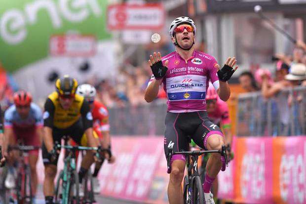 Elia Viviani tris al Giro d'italia (foto cyclingnews)