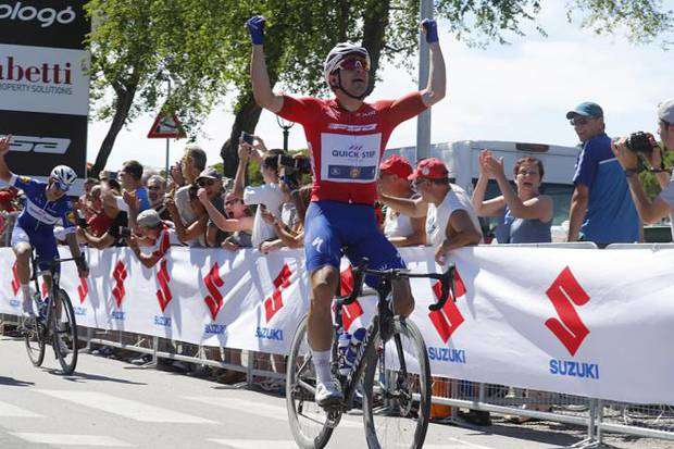 Elia Viviani vincitore quarta tappa Adriatica Ionica (foto bettini cyclingnews)