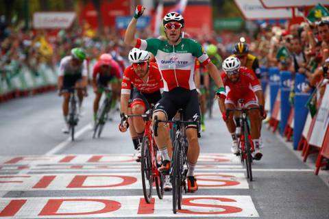 Elia Viviani vincitore tappa 3 alla Vuelta Spagna (foto bettini cyclingnews)