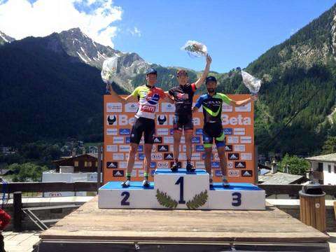 Andrea Gallo, Wladimir Cuaz e Alain Seletto sul podio della granfondo La Mont Blanc (foto fb Gallo)