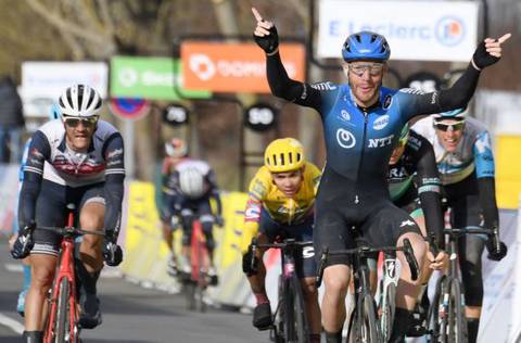 Giacomo Nizzolo vince la seconda tappa della Parigi Nizza (cyclingnews)