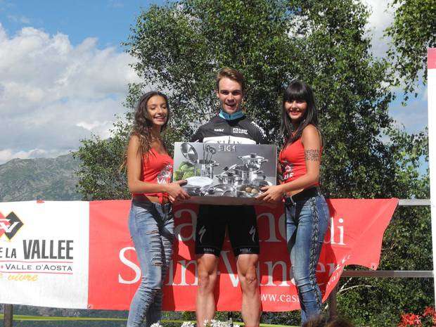 Giro Valle d'Aosta Piani di Tavagnasco Miss e pentole per il vincitore (33)
