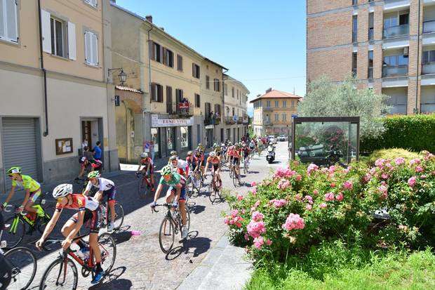 Giro Valle d'Aosta passaggio Caluso (foto Punto Vista Caluso) (14)