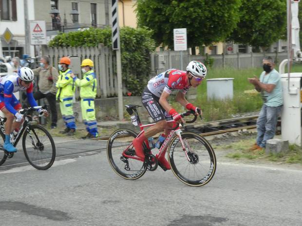 Giro d'Italia impresa di Taco Van der Hoorn in fuga da Biella a Canale d'Alba (2)