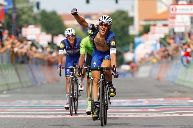 Giro d'Italia tappa di Pinerolo vittoria di Matteo Trentin (foto Cyclingnews)