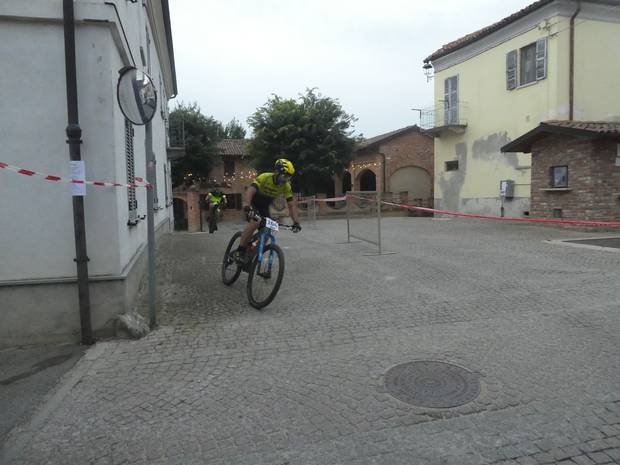 Giro del Castello Montaldo Scarampi (1)