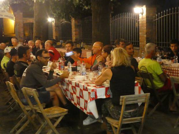 Giro del Castello Montaldo Scarampi cena (1)