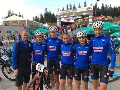 Gli azzurri del Team Relay in gara a Lenzerhaide (foto federciclismo)