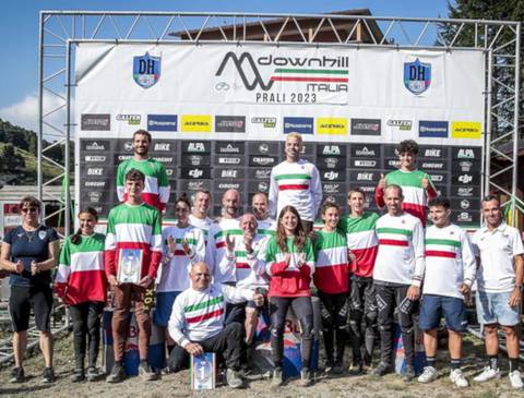 I vincitori dei campionati italiani DH (foto federciclismo)