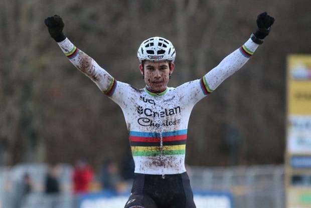 Il campione del mondo Wout Van Aert vincitore a Fiuggi (foto federciclismo)