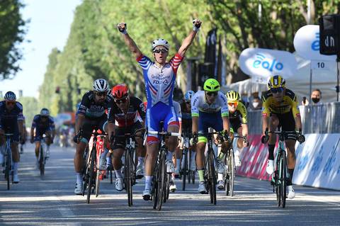 Il francese Arnaud Demare vince la Milano Torino (foto federciclismo)