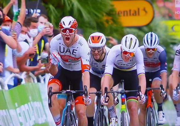 Il norvegese Kristoff vince la prima tappa del Tour de France (2)