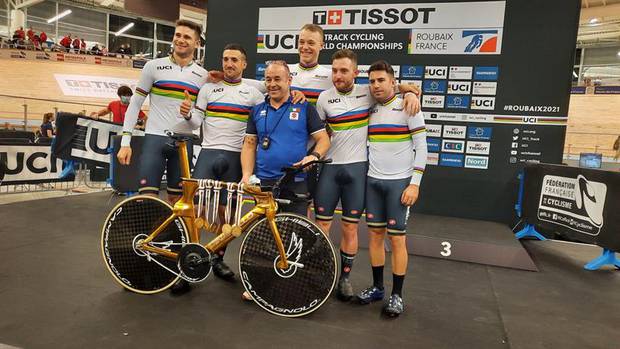Italia Campione del mondo inseguimento a squadre (foto Bettini Federciclismo)