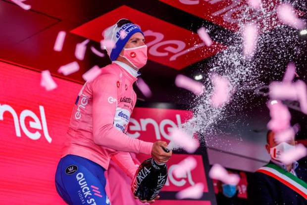 Joao Almeida nuova maglia Rosa del Giro d'Italia (foto cyclingnews)