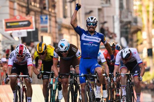 Julian Alaphilippe vince laMilano Sanremo (foto cyclingnews)