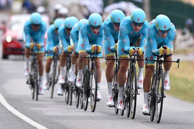 L'Astana di Vincenzo Nibali (foto cyclingnews)