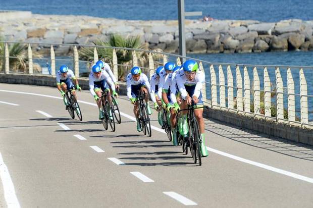 L'Orica GreenEdge vincitrice tappa 1 al Giro d'Italia (foto cyclingnews-Sirotti)