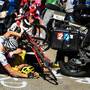 La caduta di Froome, Porte e Mollema (foto cyclingnews)