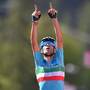 La dedica di Vincenzo Nibali a piccolo Rosario Costa (foto cyclingnews