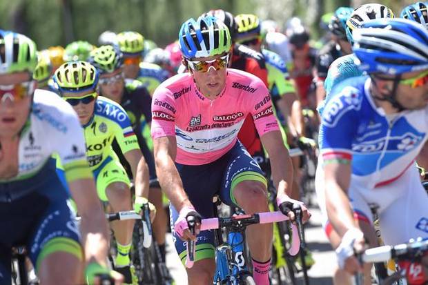 La maglia rosa Michael Matthews dell'Orica GreenEdge (foto cyclingnews)