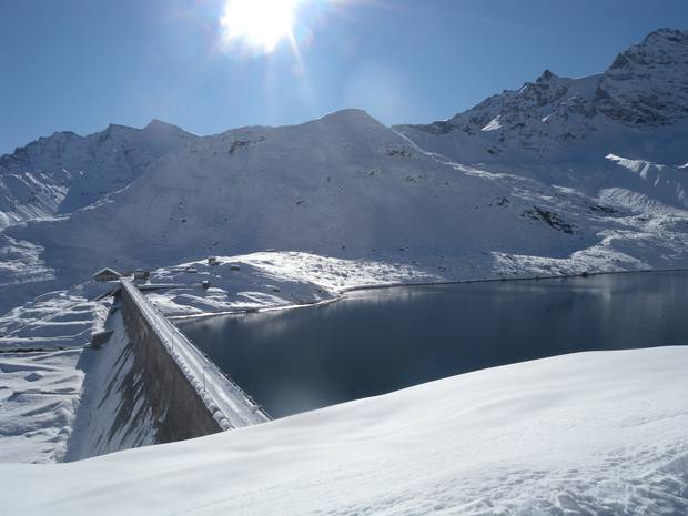 La zona d'arrivo del lago Serru in versione invernale (2)