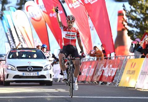 L'arrivo di Thomas De Gent vincitore della quarta tappa giro di Catalogna (foto cyclingnews)