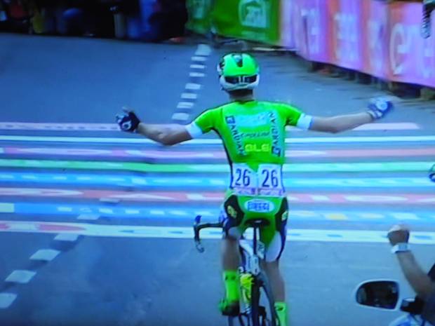 L'arrivo vincente di Giulio Ciccone al Giro d'Italia