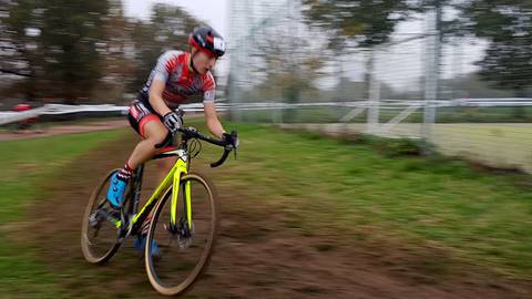 Luca Cibrario vince il ciclocross di Pasturana di Coppa Piemonte (foto Canevaro)