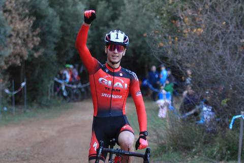 Marco Pavan vincitore a Le Manie (foto coppapiemonteciclocross Ghilardi)