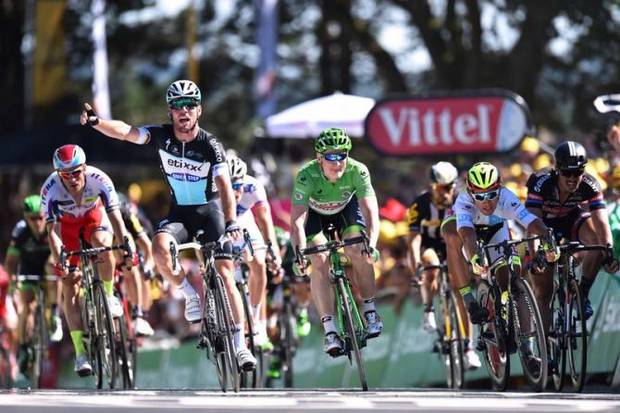 Mark Cavendish vince la tappa di Fougeres al Tour de France (foto cyclingnews)