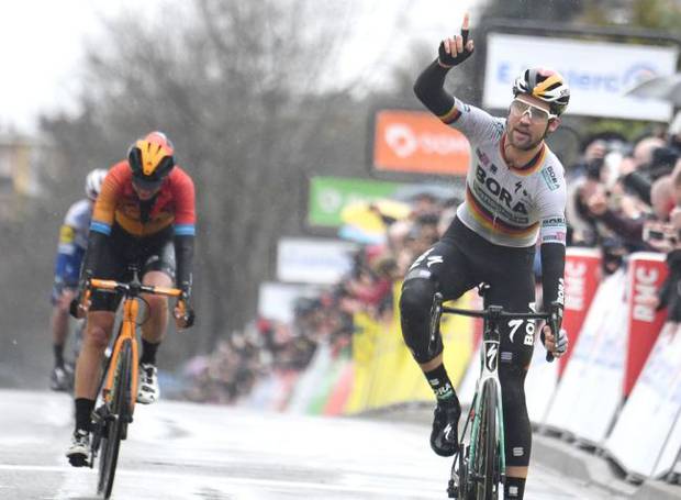Maximilian Schachmann vince la prima tappa della Parigi Nizza (foto cyclingnews)