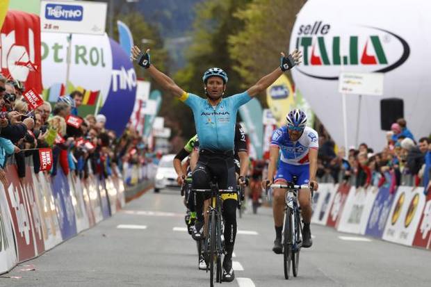 Michele Scarponi vincitore prima tappa Tour of the Alps (foto bettini cyclingnews)