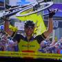 Philippe Gilbert festeggia la vittoria nel Giro delle Fiandre