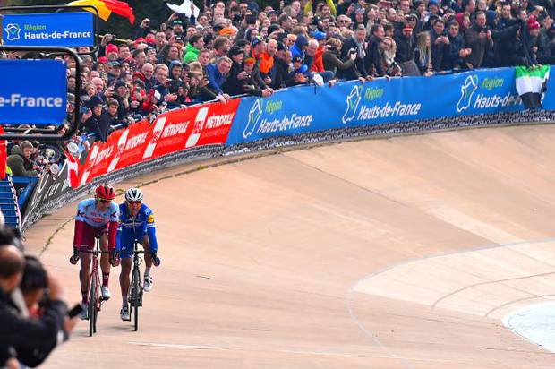 Philippe Gilbert vince la Parigi Roubaix (foto bettini cyclingnews) (4)