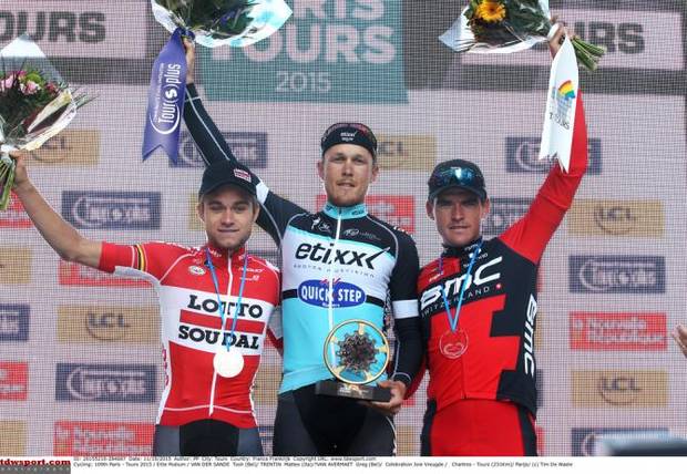 Podio Parigi Tour 2015 (foto cyclingnews)